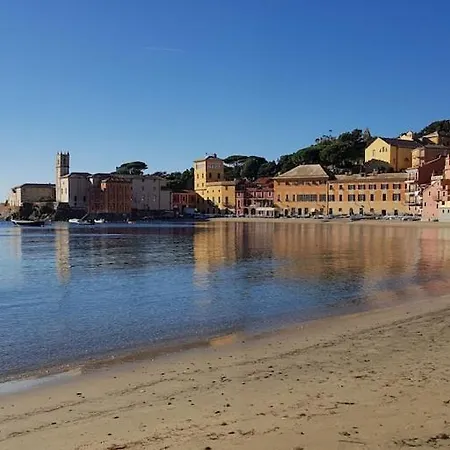Quadrivium Luxury Design Apartment, Every Comfort, 400m. From Beaches Chiavari
