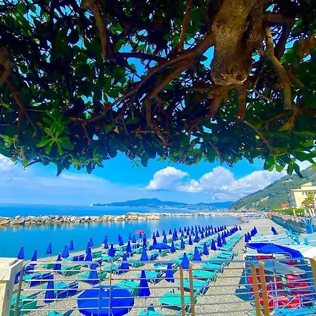 Quadrivium Luxury Design Apartment, Every Comfort, 400m. From Beaches Chiavari