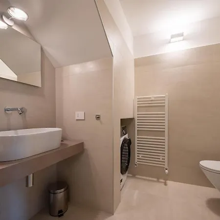 Quadrivium Luxury Design Apartment, Every Comfort, 400m. From Beaches كيافاري
